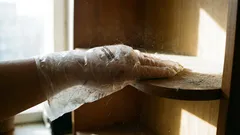 Jak obyčejný sáček zbavil prachu: podivný, ale fungující lifehack od úklidových pracovníků