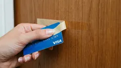 Jak odstranit oboustrannou lepicí pásku a její stopy rychle a bez zbytečné námahy: 10 způsobů a užitečný tahák