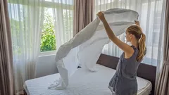 Jak často a proč je nutné neustále měnit ložní prádlo pro dospělé, děti a alergiky?